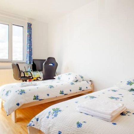 Beautiful Room With Balcony Direction To Messe Hannover Exterior foto