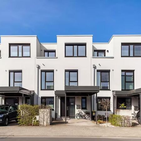 Beautiful Room With Balcony Direction To Messe Hannover Exterior foto