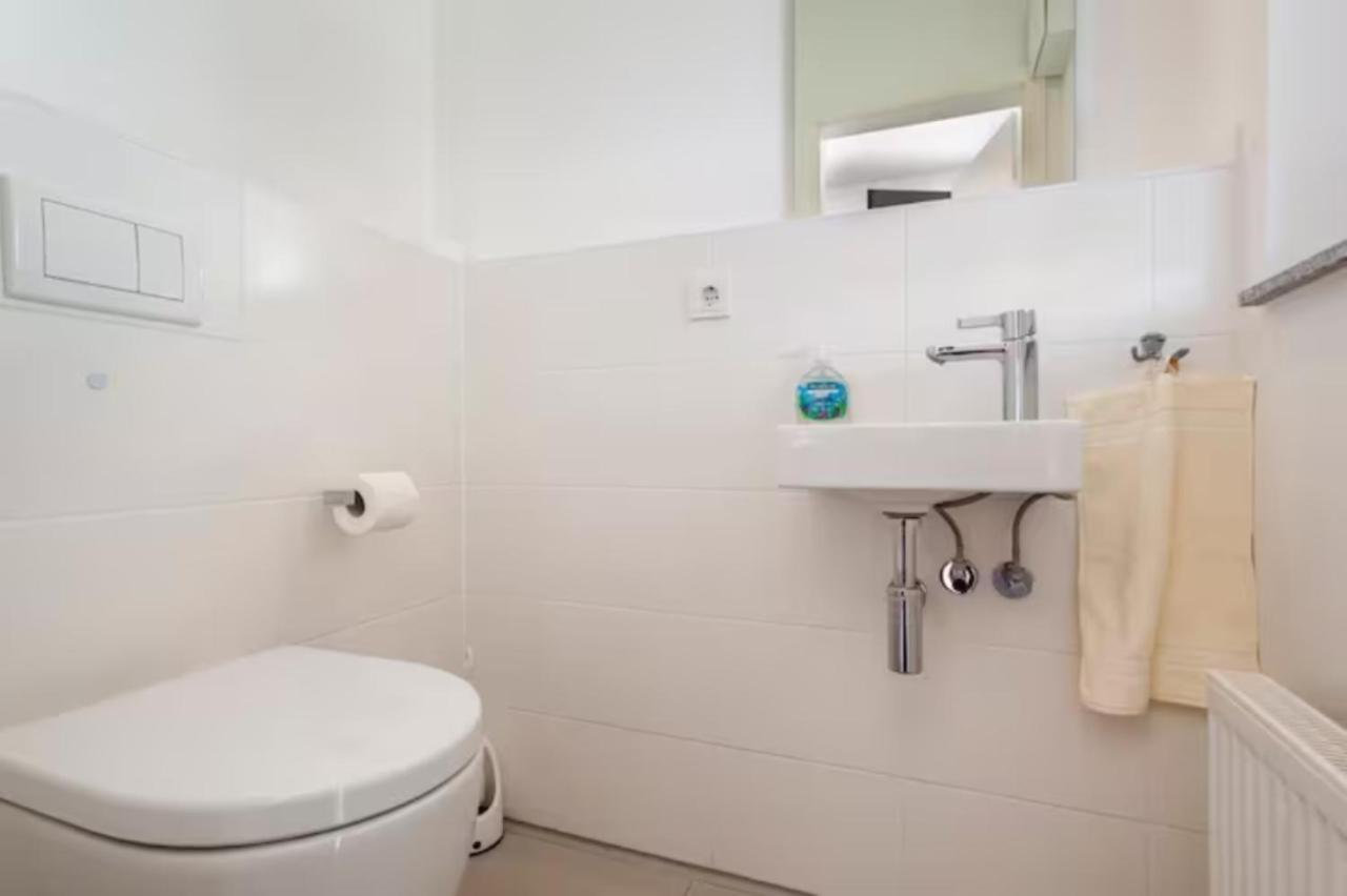 Beautiful Room With Balcony Direction To Messe Hannover Exterior foto