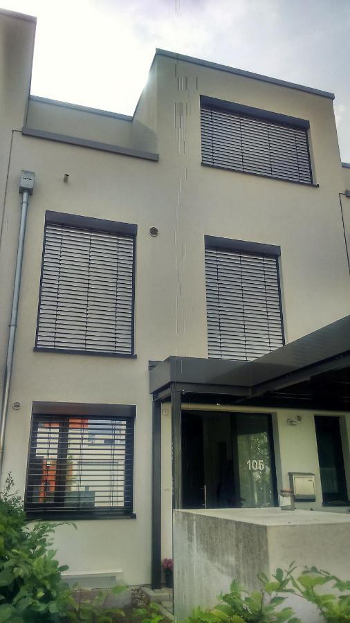 Beautiful Room With Balcony Direction To Messe Hannover Exterior foto