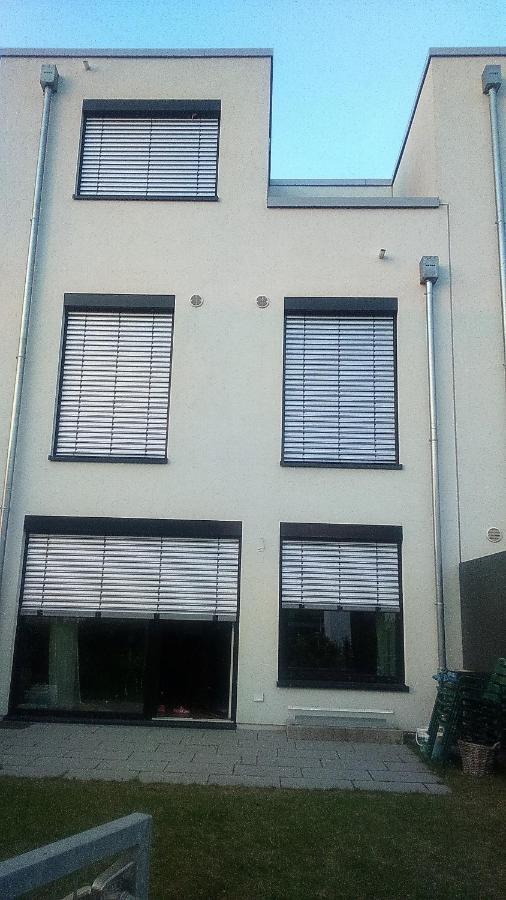 Beautiful Room With Balcony Direction To Messe Hannover Exterior foto