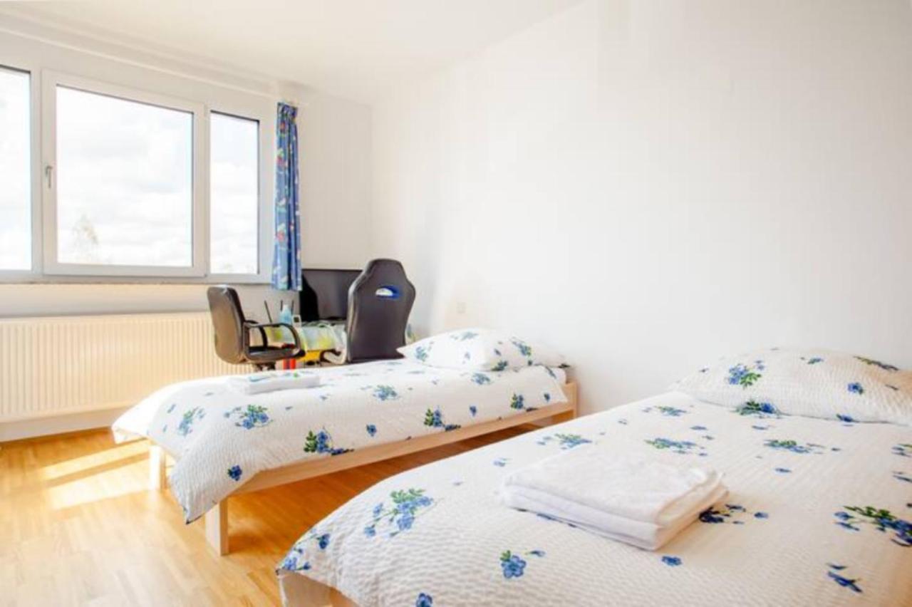 Beautiful Room With Balcony Direction To Messe Hannover Exterior foto