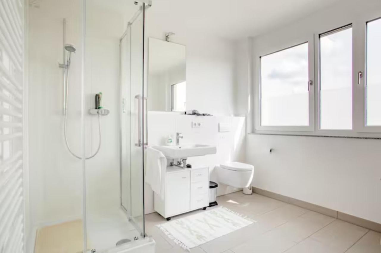 Beautiful Room With Balcony Direction To Messe Hannover Exterior foto