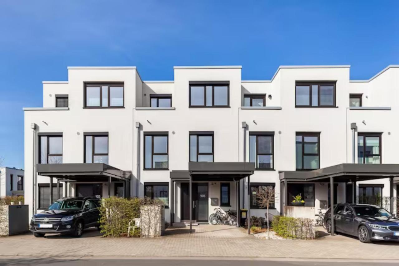 Beautiful Room With Balcony Direction To Messe Hannover Exterior foto